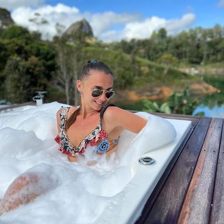 Sin Prisa "Not Rush" Cabana Preciosa! Con Jacuzzi, Vista Y Acceso Directo Al Embalse, Vista A La Piedra , Deporte Acuatico Paddle Board And Breakfast Incluidos ! Imperdible غواتابيه المظهر الخارجي الصورة